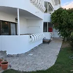 Luxury 2 Bedroom Apt 50 M From Beach