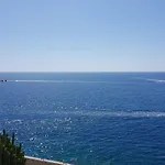Luxury 2 Bedroom Apt 2 Min From Beach