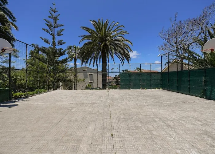 House With Cozy Garden Bbq And Free Parking
