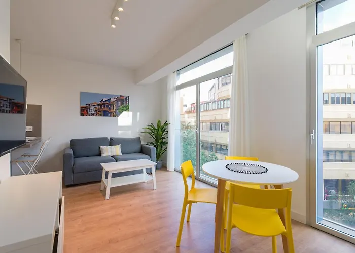Loft - Side Sea Views - Aircon & Wifi