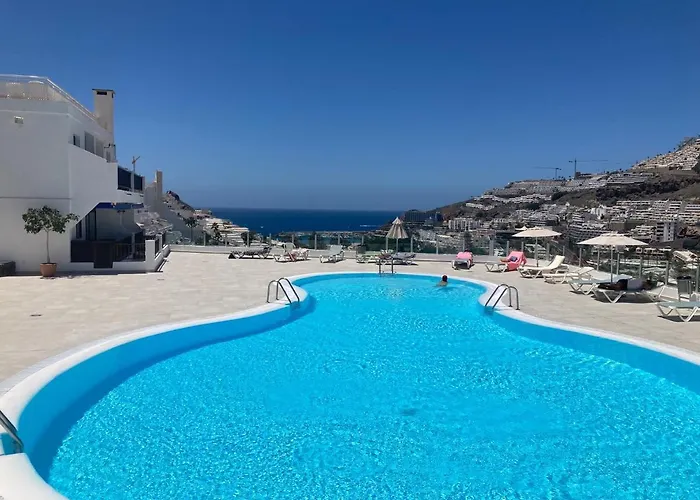Spacious Flat With Ocean View