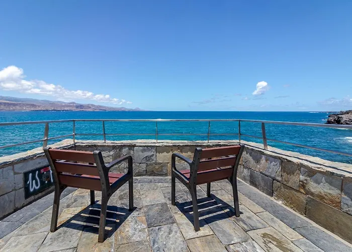 Cliff Suite Las Canteras