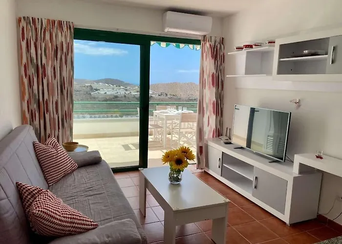 Horizon Views - Excellent Location With Ocean View