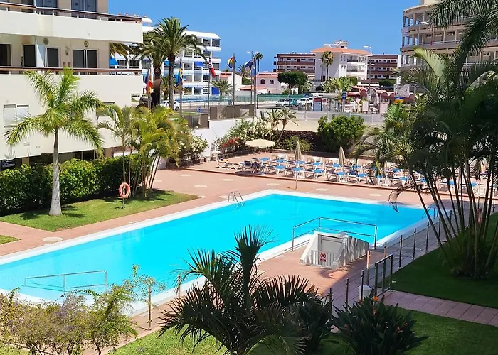 Las Camelias Apartments