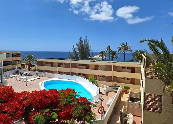 White And Quiet! Modern Apartment In San Agustin