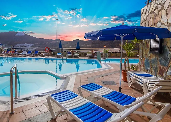Apartment With Jacuzzi And Pool Access