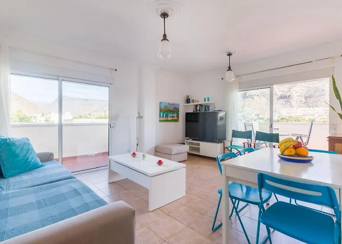 Big & Quiet Apartment Close To The Beach With Elevator