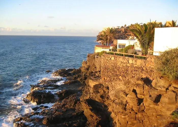 Bungalow Auf Einem Felsen Direkt Am Meer