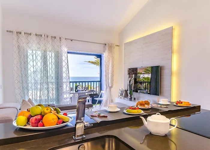 Lidia & Paco Home Two Bedrooms Beachfront