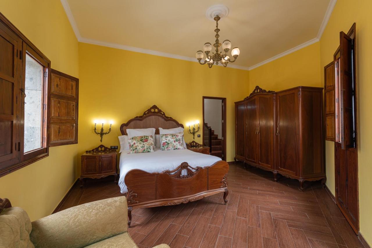 Homeforguest New Duplex With Rooftop Next To Cathedral Appartement