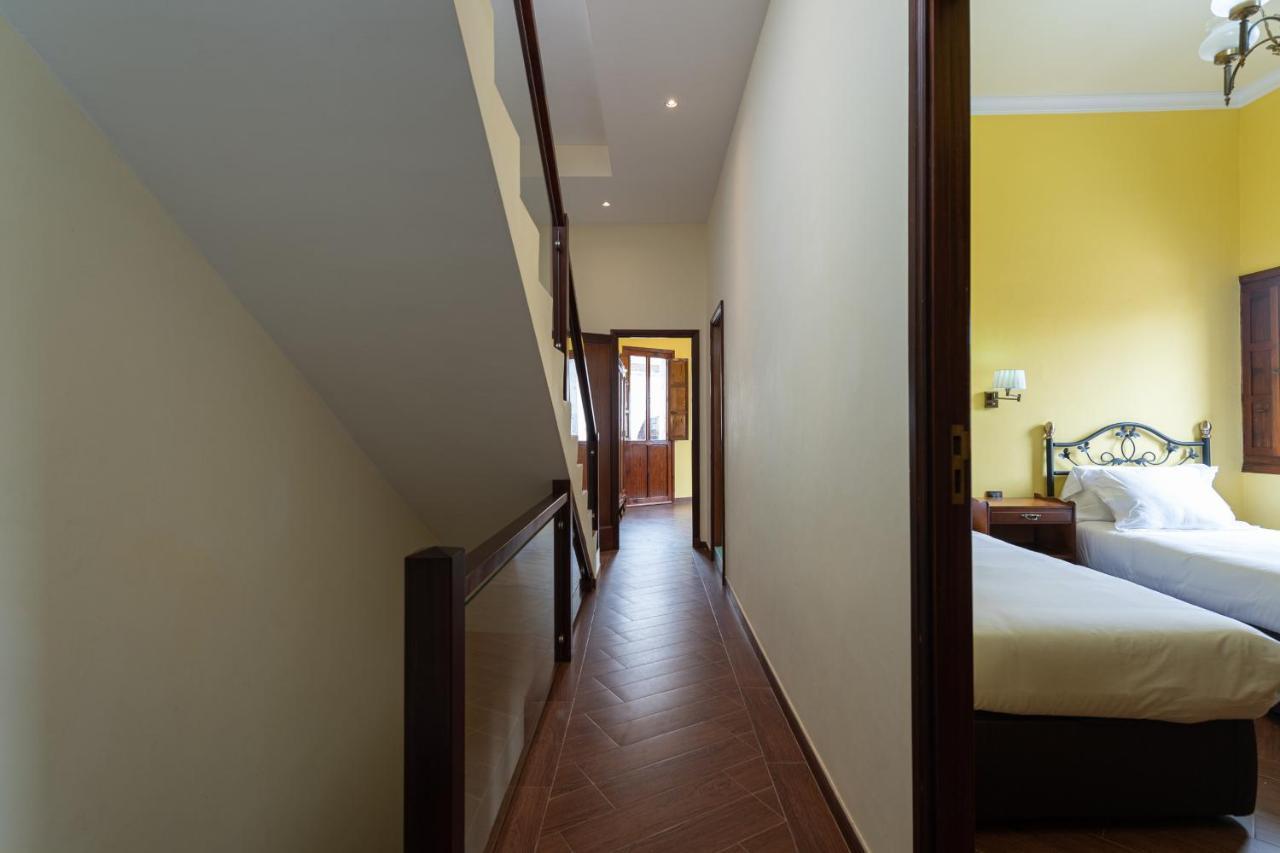Homeforguest New Duplex With Rooftop Next To Cathedral Appartement