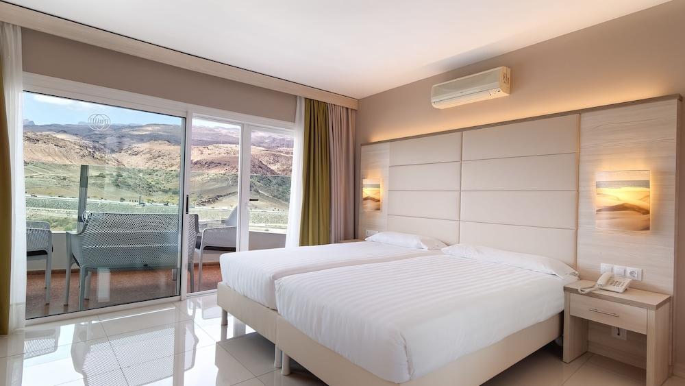 Bull Escorial & 3*