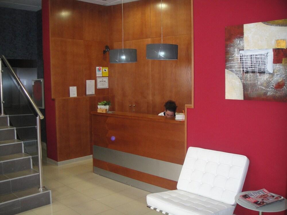 Mhc Arenales 2*