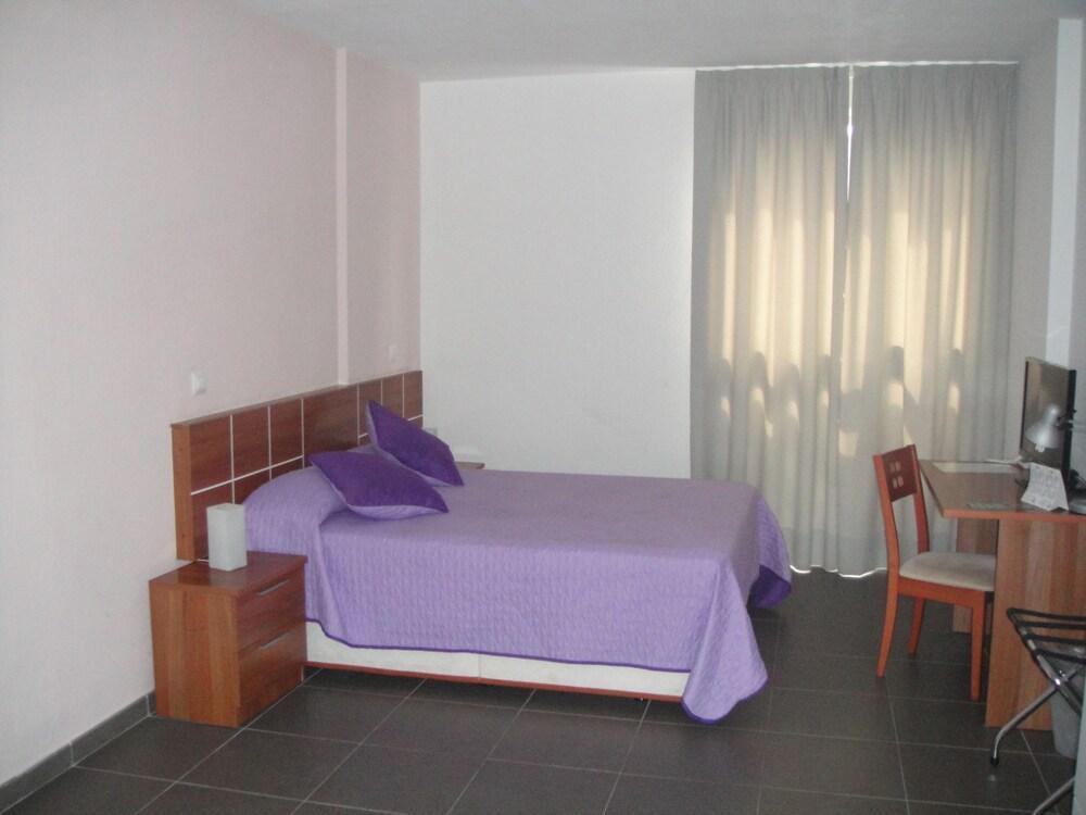 Mhc Arenales 2*