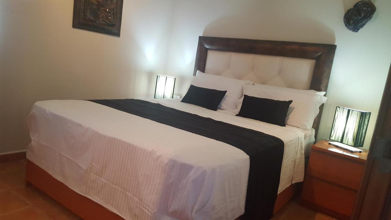 Villafonzie Adults Only Gayfriendly Bed & Breakfast