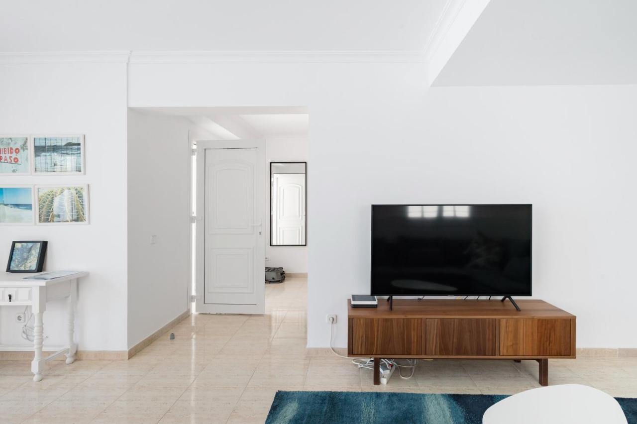 Sea View Villa *