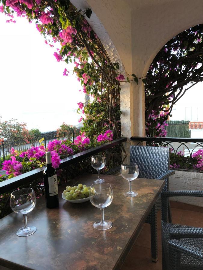 Apartment Casa Blanca - Sea View - First Line