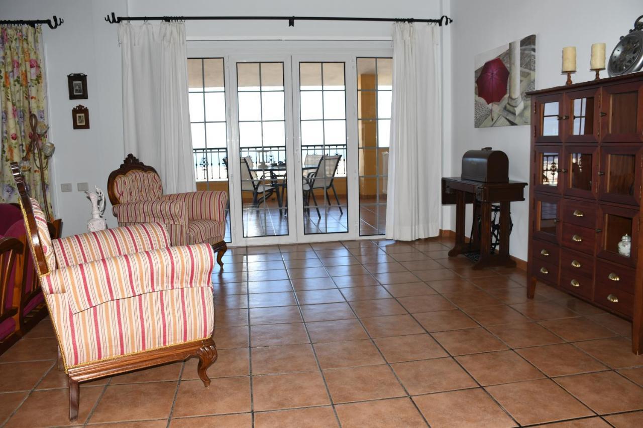 Pedro's House With Fantastic Views Vakantiehuis