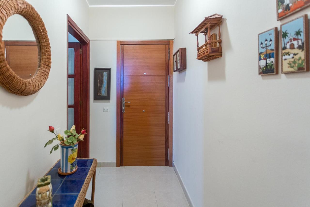 Front Line With Fantastic Terrace. Apartment *