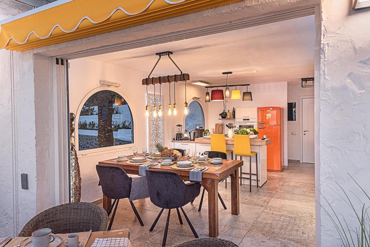Apartment Luxury Apartment, Sea Views, Jacuzzi And Sauna.