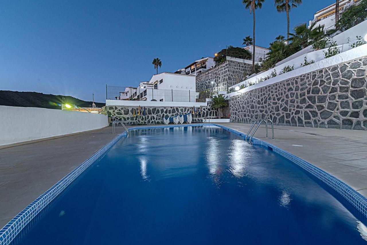 Apartment Luxury Apartment, Sea Views, Jacuzzi And Sauna. *