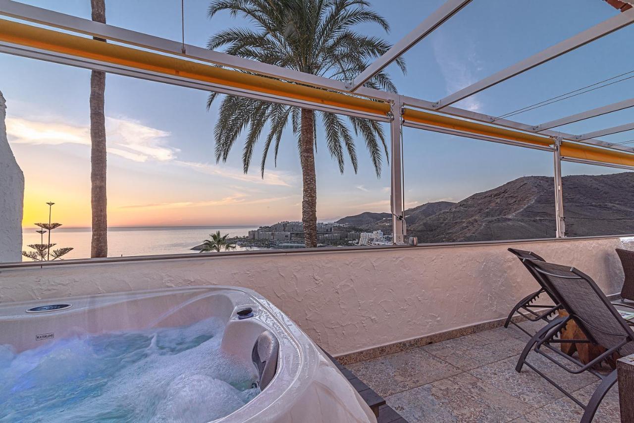 Apartment Luxury Apartment, Sea Views, Jacuzzi And Sauna.