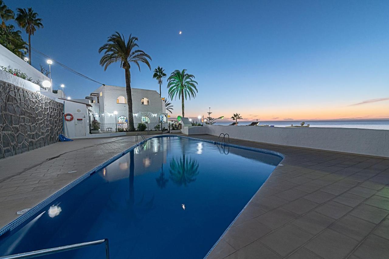 Apartment Luxury Apartment, Sea Views, Jacuzzi And Sauna.
