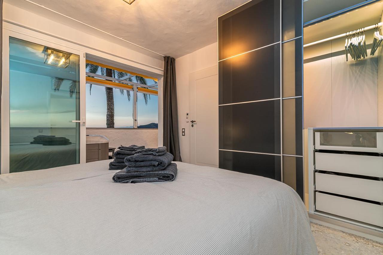 Luxury Apartment, Sea Views, Jacuzzi And Sauna. Apartment