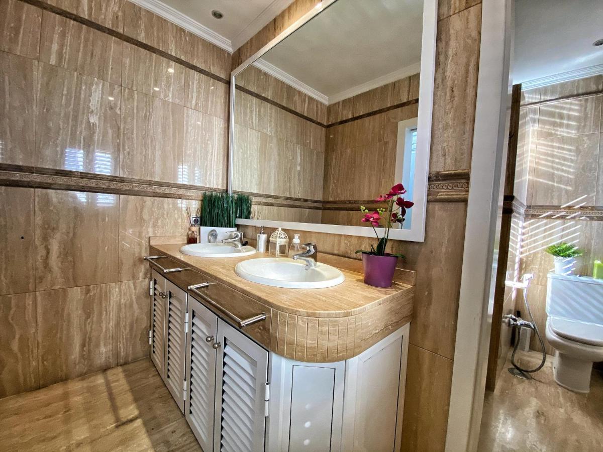 Villa Luxury 5 Star Violetta With Amazing Sea View, Jacuzzi And Heated Pool *