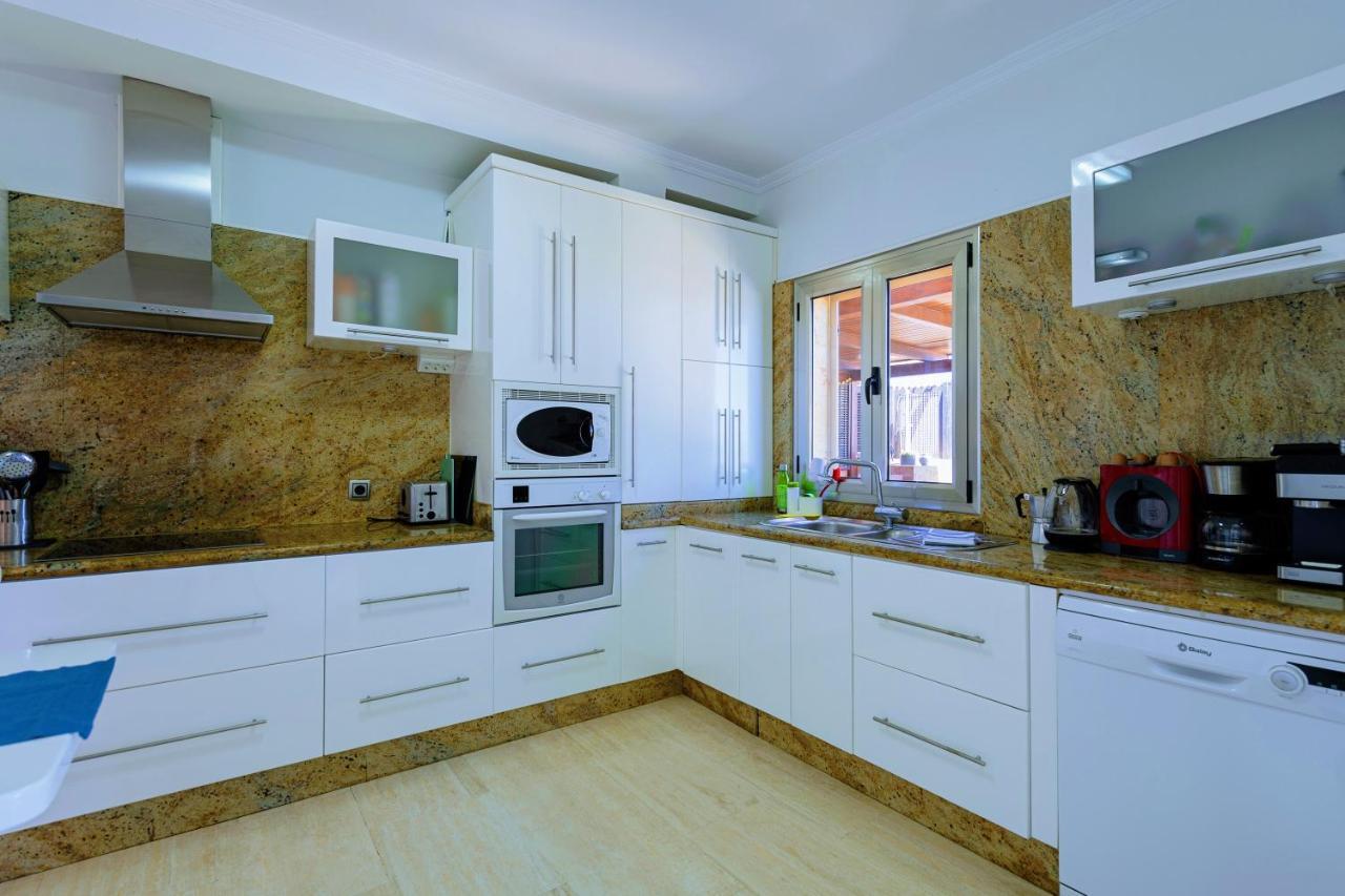 Villa Luxury 5 Star Violetta With Amazing Sea View, Jacuzzi And Heated Pool