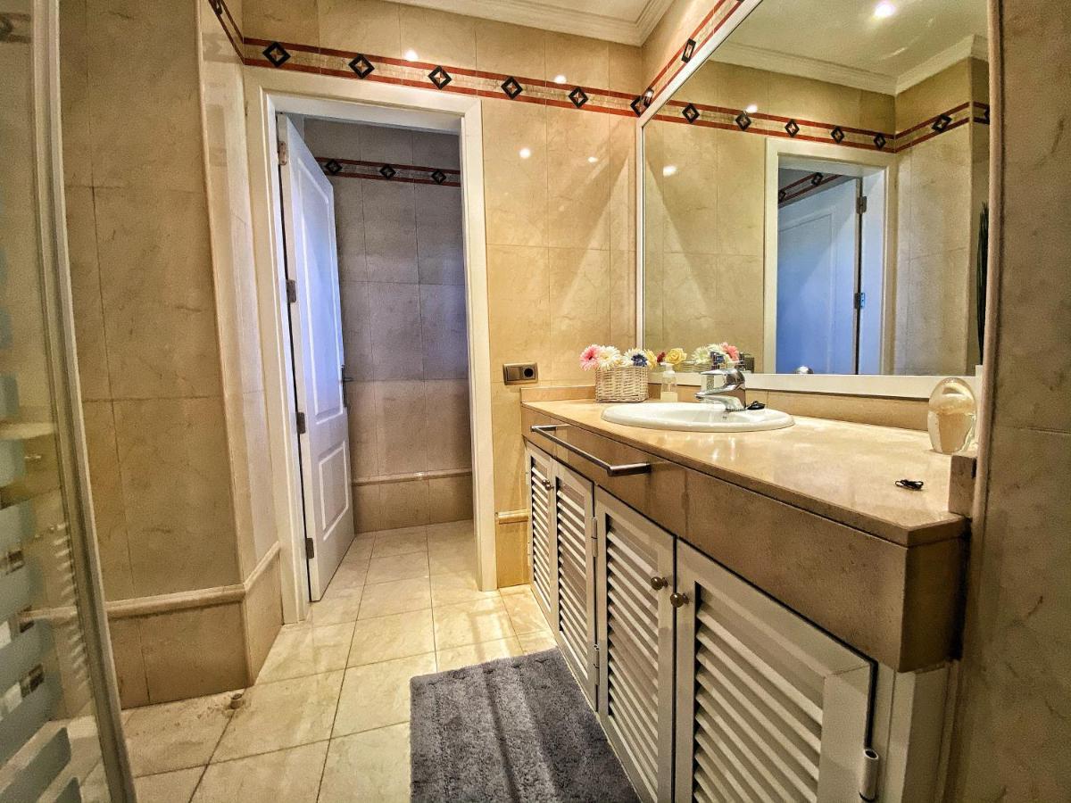 Luxury 5 Star Violetta With Amazing Sea View, Jacuzzi And Heated Pool Villa *