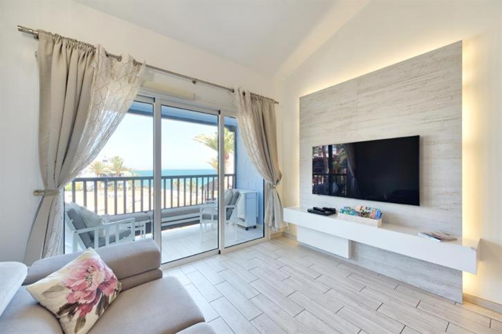 Casa de férias Lidia & Paco Two Bedrooms Beachfront