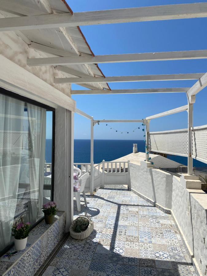 Seaviews And Flowers *