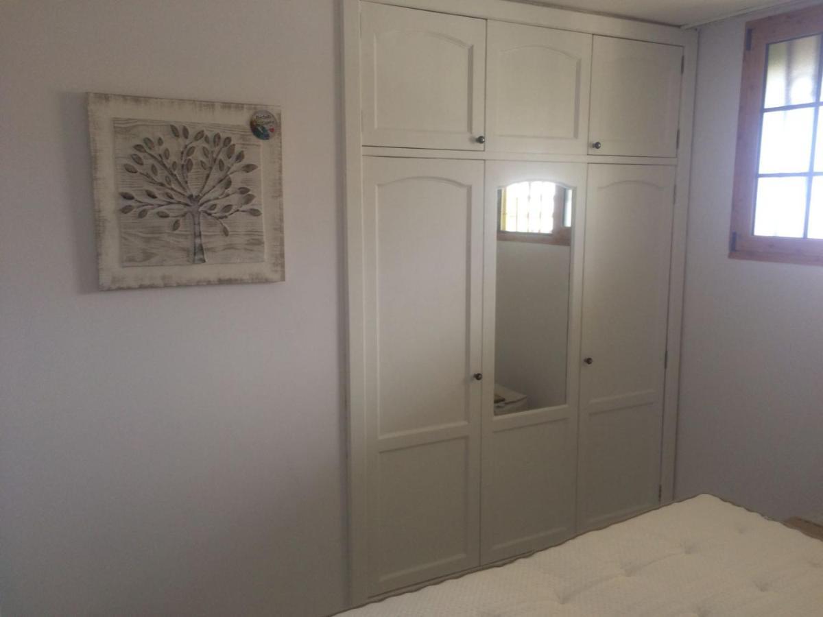 Overlooking Yumbo Centre With Heated Pool Apartment