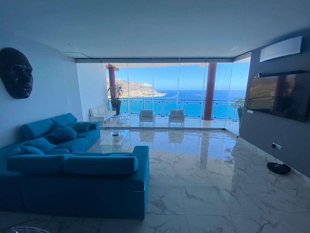 Penthouse In The Sea, Tauro Mogan