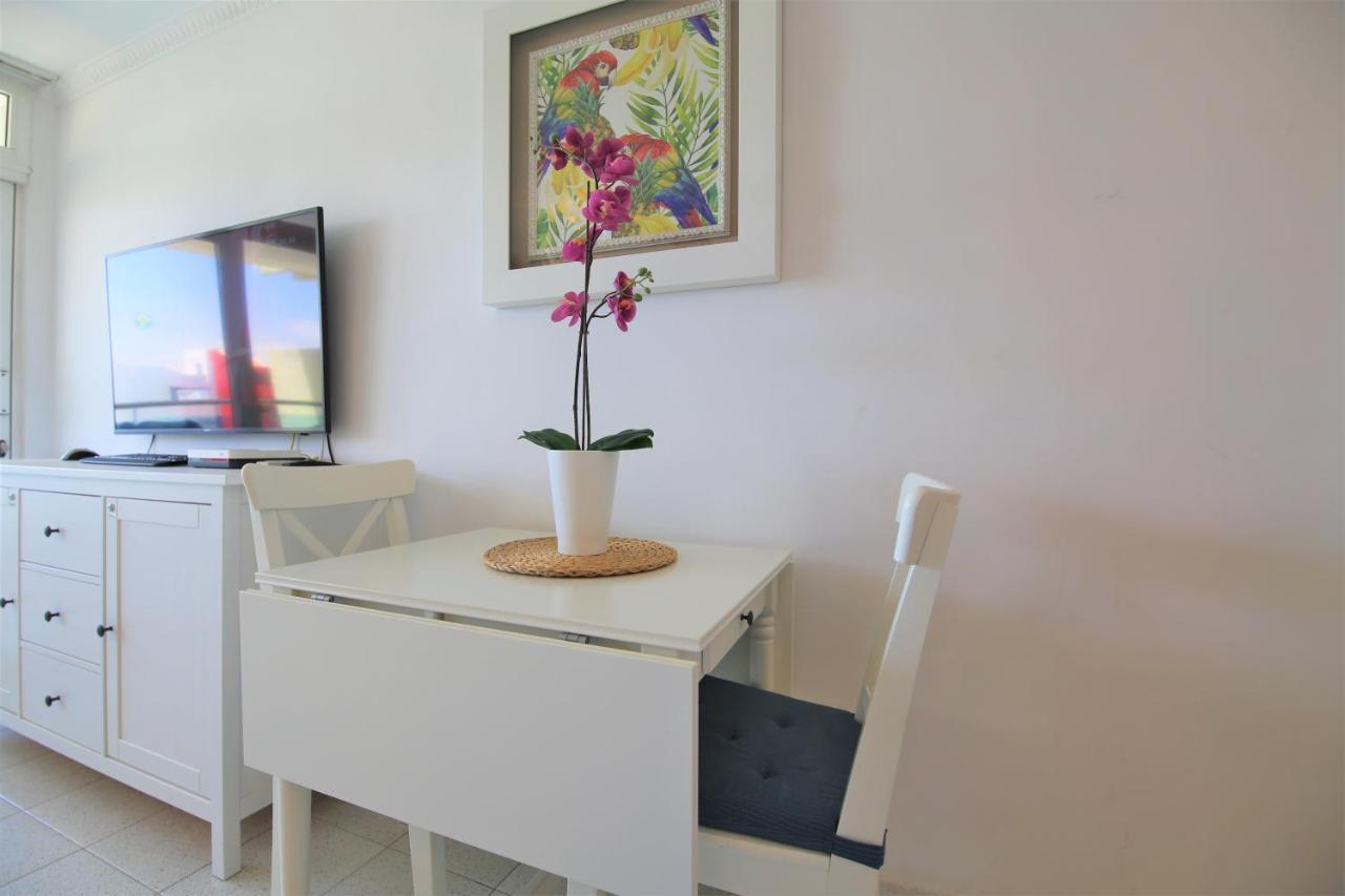 Overlooking Yumbo Centre With Heated Pool Apartment *