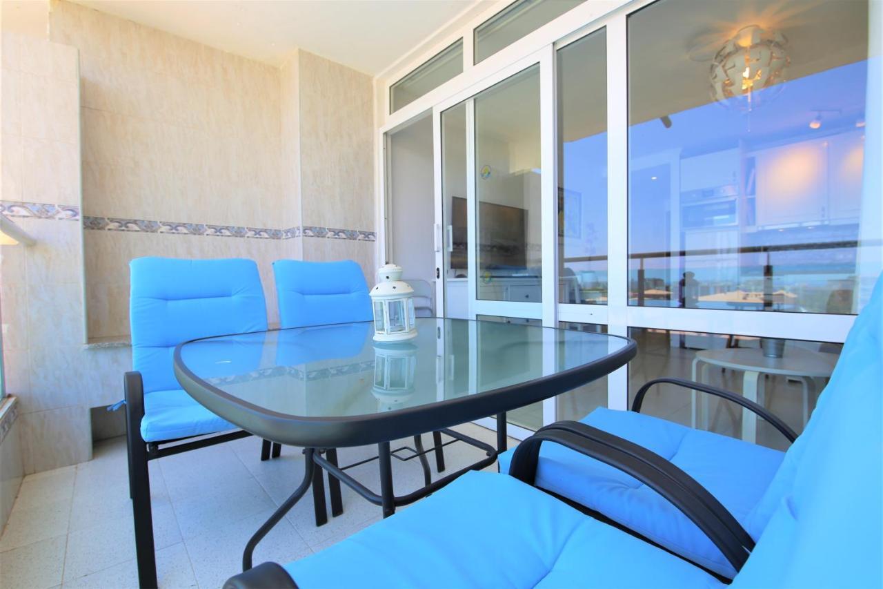 Apartment Overlooking Yumbo Centre With Heated Pool *