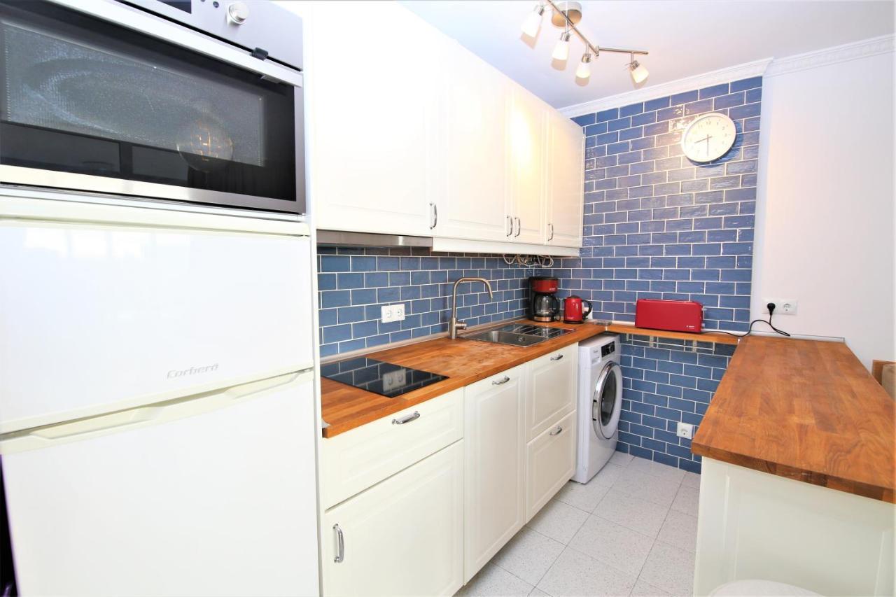 Overlooking Yumbo Centre With Heated Pool Apartment *