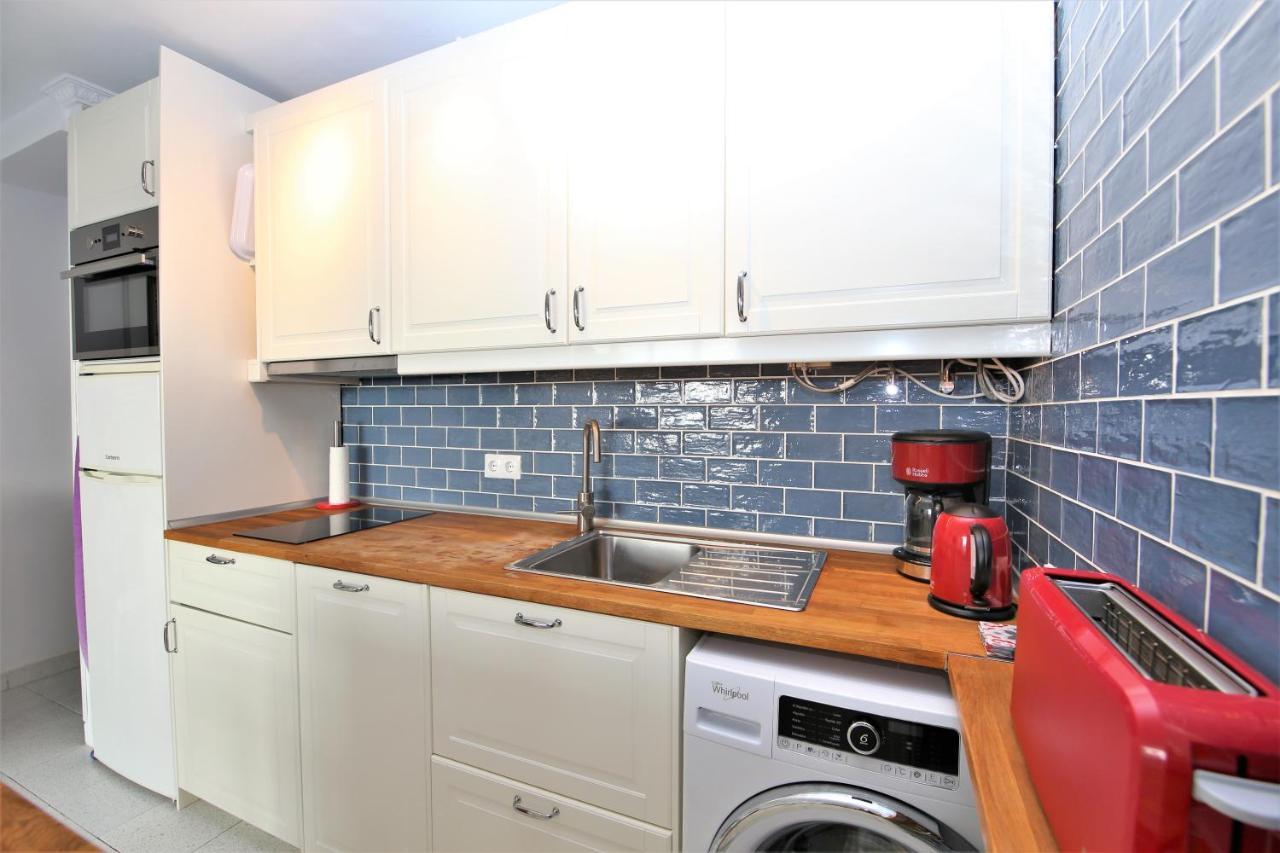 Apartment Overlooking Yumbo Centre With Heated Pool *