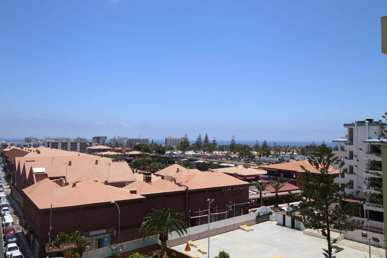 Overlooking Yumbo Centre With Heated Pool Apartment *