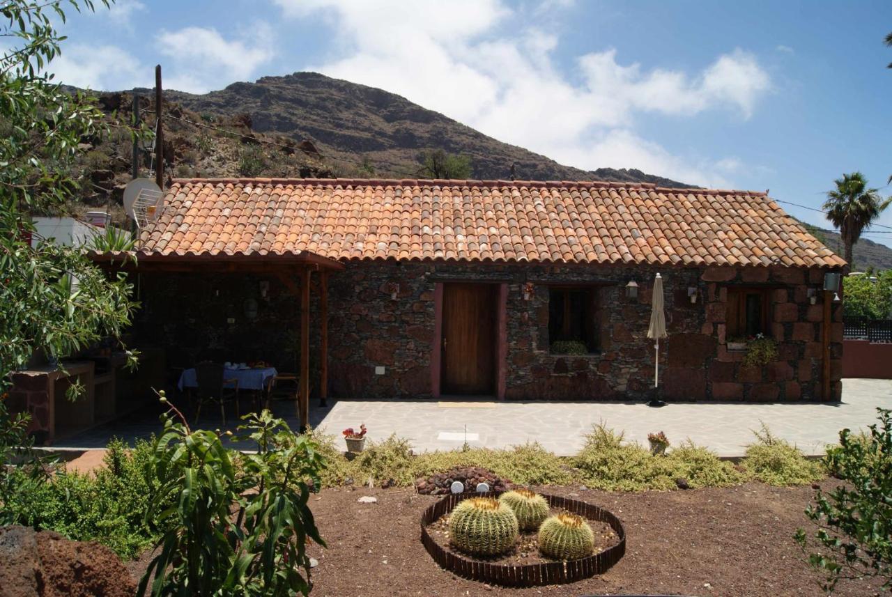 La Fuente De La Flora * Santa Lucia