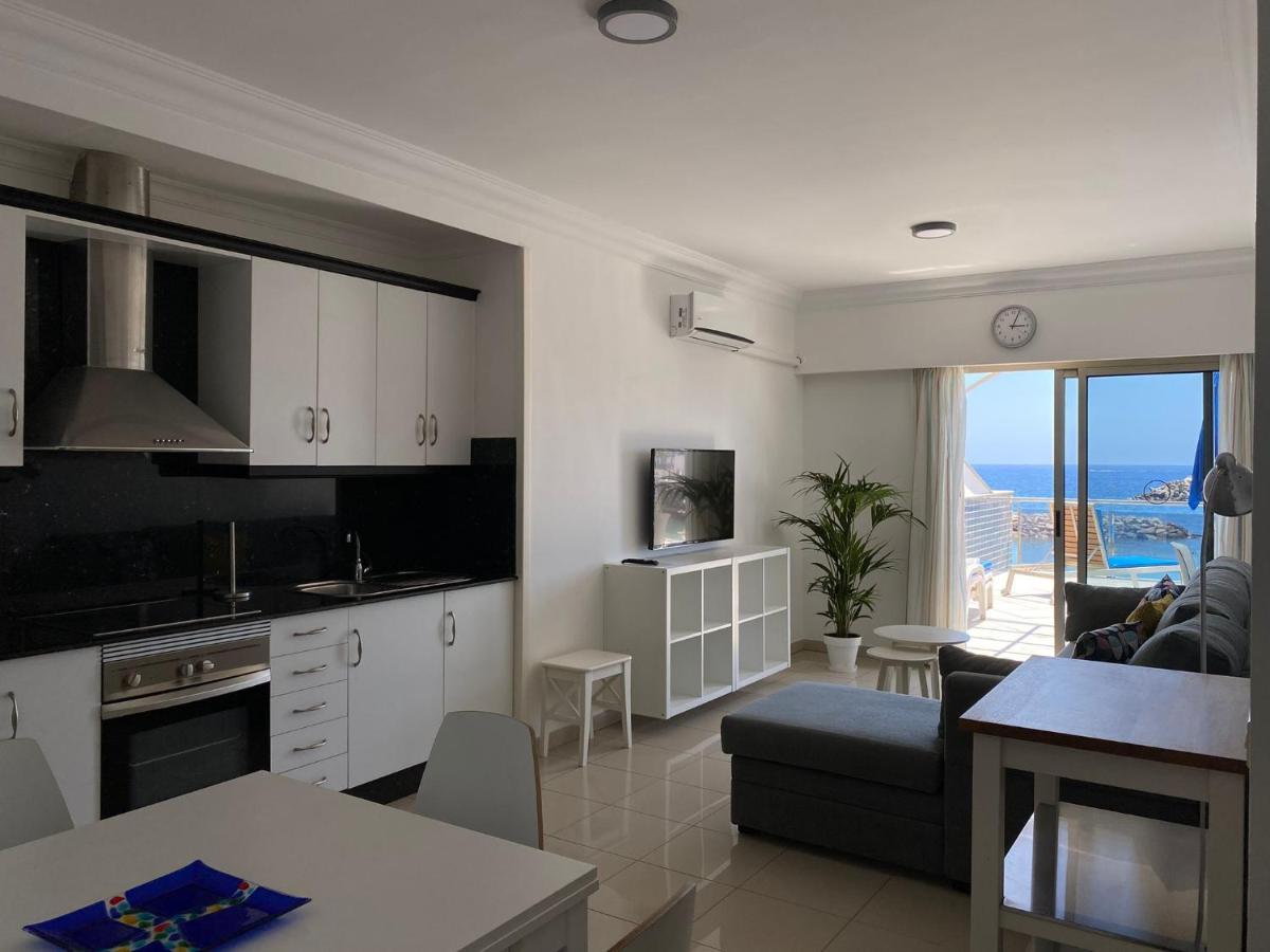 Billy's Beachfront With Pool Access Apartamento