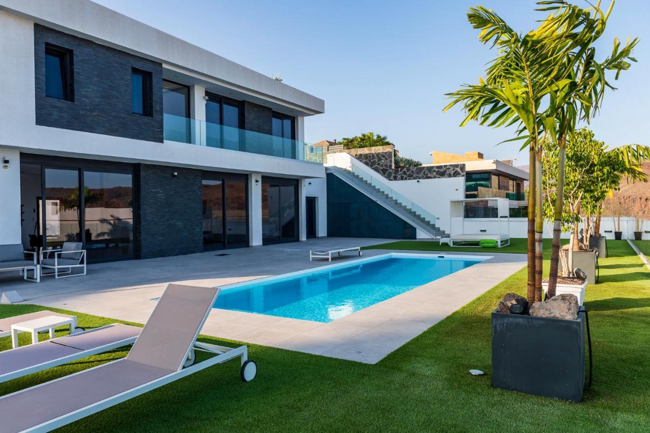 Villa Blue Horizon By Monte Leon *