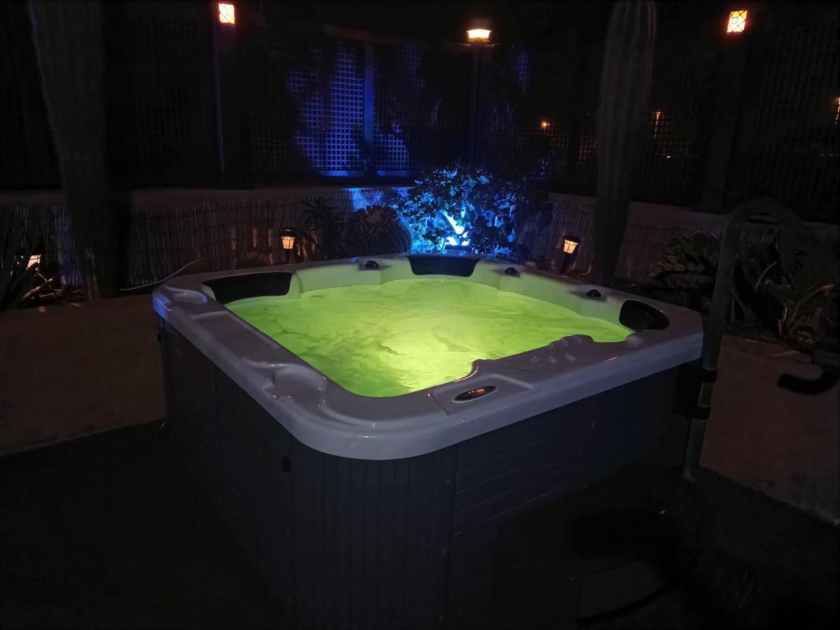 Luxury 5 Star Violetta With Amazing Sea View, Jacuzzi And Heated Pool