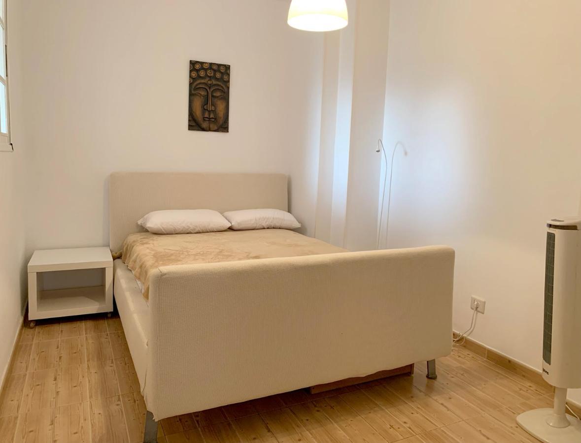 Beach Apartment *