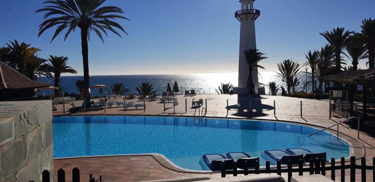 Lidia & Paco Two Bedrooms Beachfront Holiday home