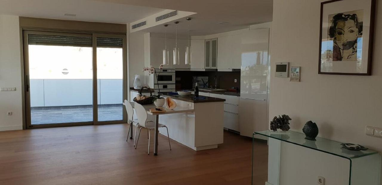 Beachfront Loft In Apartamento