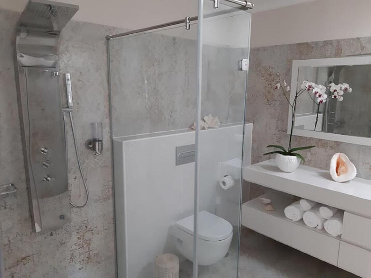 Apartamento Beachfront Loft In *