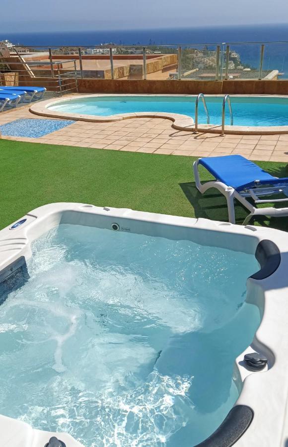 Villa Luxury 5 Star Violetta With Amazing Sea View, Jacuzzi And Heated Pool San Agustín