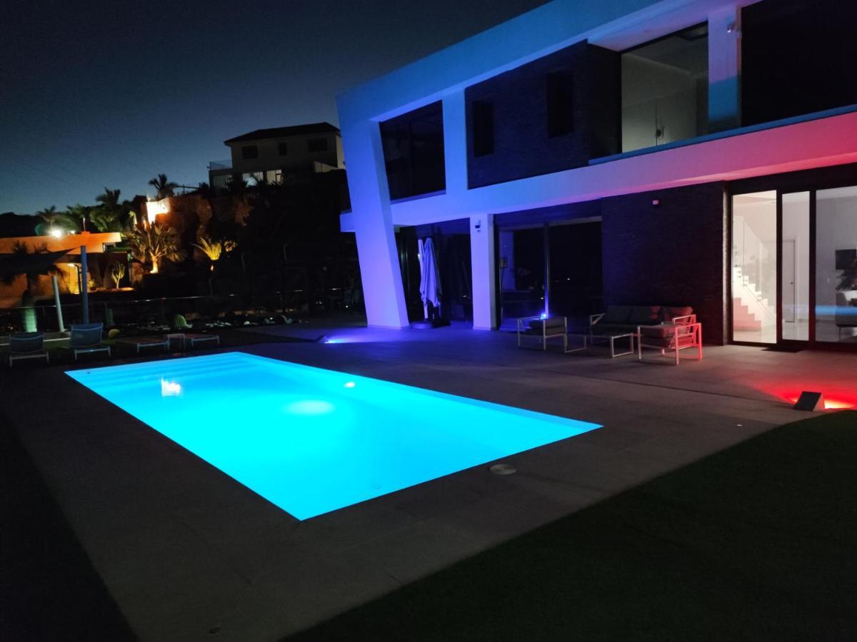 Villa Blue Horizon By Monte Leon *
